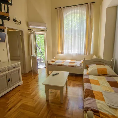 Pater And Aparthotel 4*